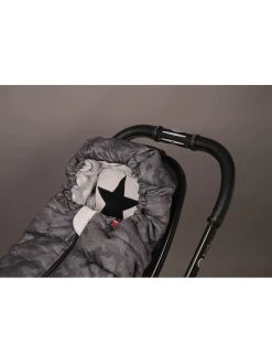 Thermo-voetenzak "Camo Star" Grijs - (L)100 X (B)43 Cm -Babyproduct winkel kaiser naturfellprodukte thermo voetenzak camo star grijs l 100 x b 43 cm 8