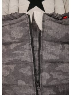 Thermo-voetenzak "Camo Star" Grijs - (L)100 X (B)43 Cm -Babyproduct winkel kaiser naturfellprodukte thermo voetenzak camo star grijs l 100 x b 43 cm 9