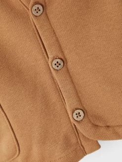 Lil Atelier Vest "Dave" Lichtbruin -Babyproduct winkel lil atelier vest dave lichtbruin 2